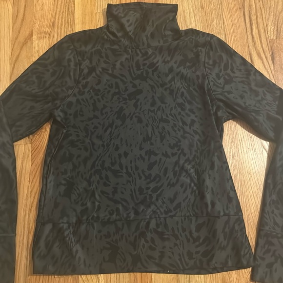 Calia Mock Neck Long Sleeve Leopard Shirt - Picture 2 of 5